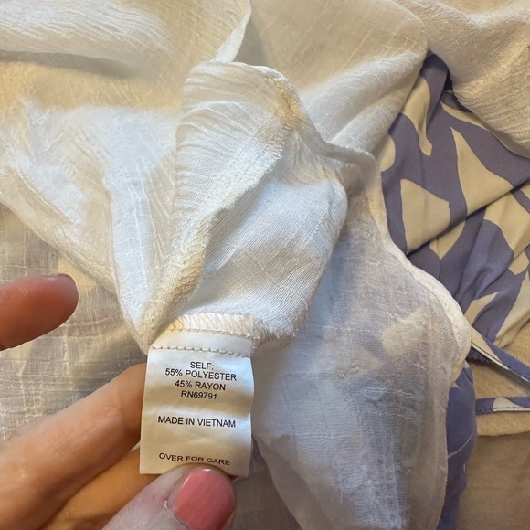 Embroidered boho top from Dillards, Figueroa and Flower size L - Picture 4 of 5